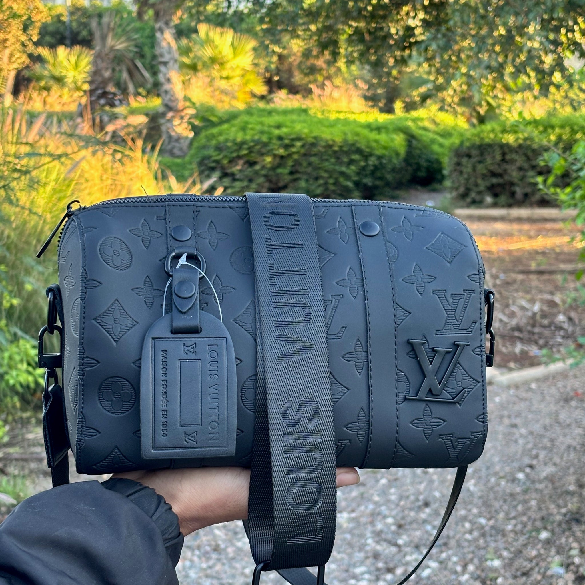 Le Sac de Louis Vuitton Keepall Homme En Cuir Noir