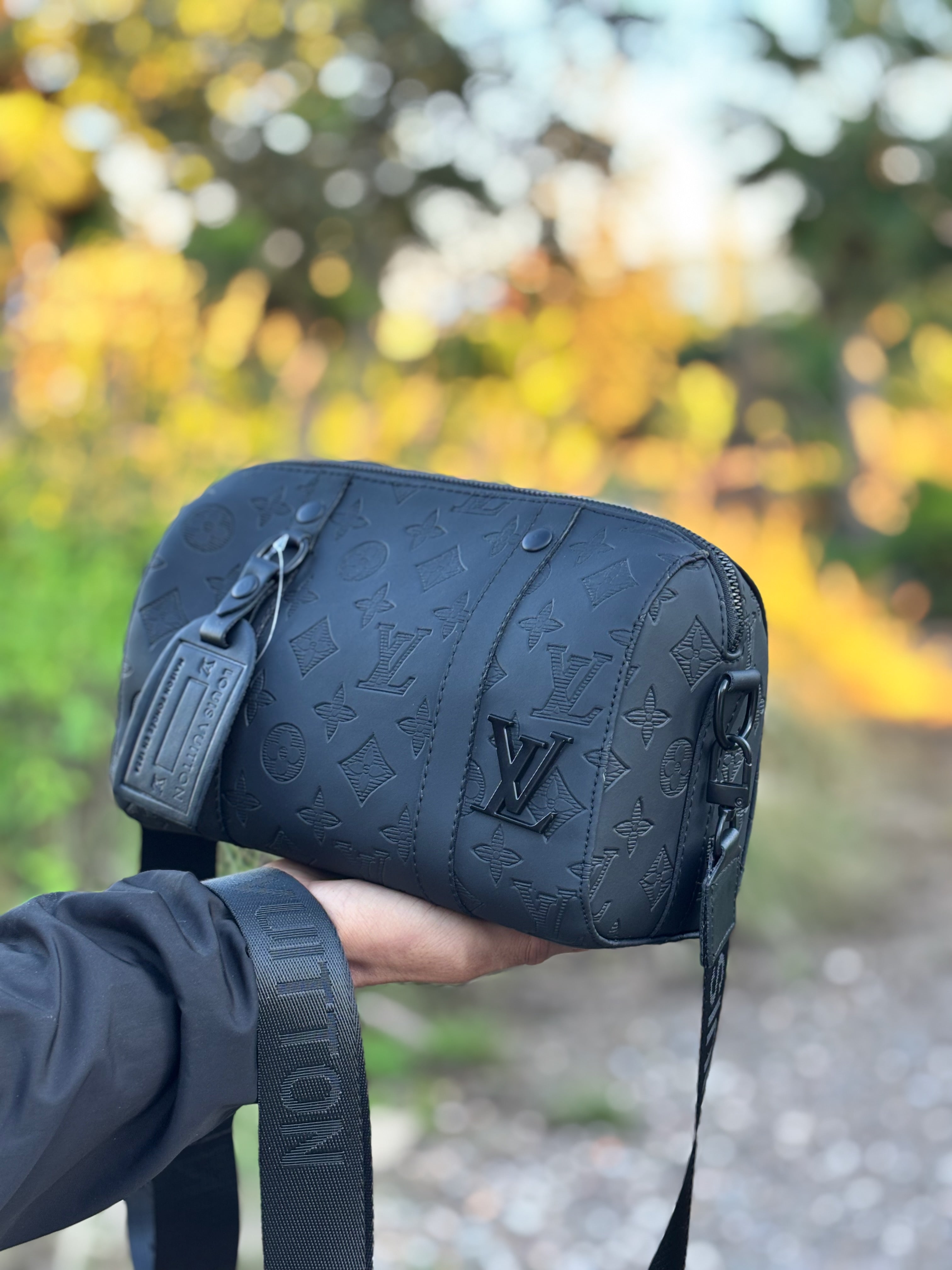 Le Sac de Louis Vuitton Keepall Homme En Cuir Noir