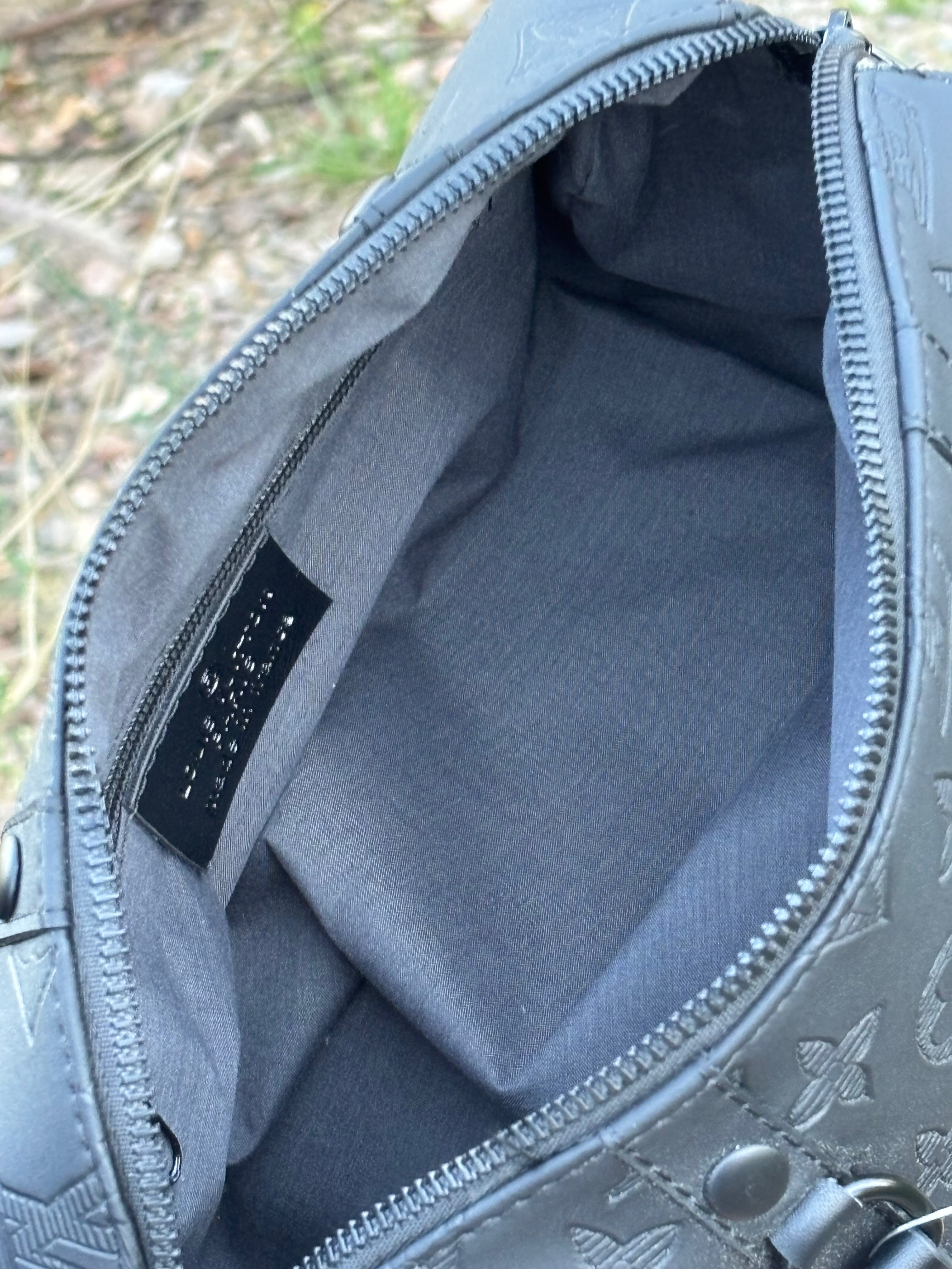 Le Sac de Louis Vuitton Keepall Homme En Cuir Noir